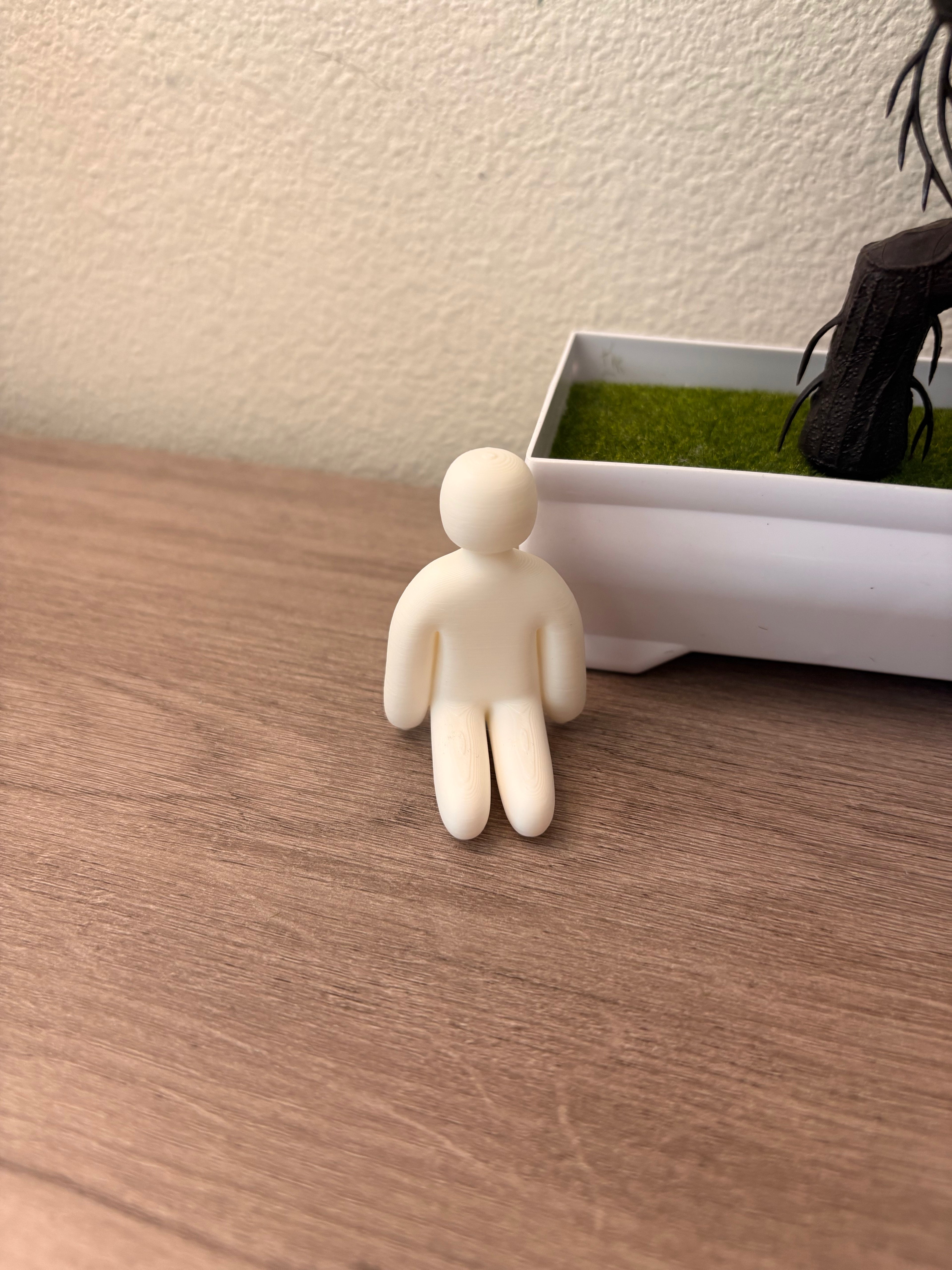 "Sitting" Chameleon Mini-Fig