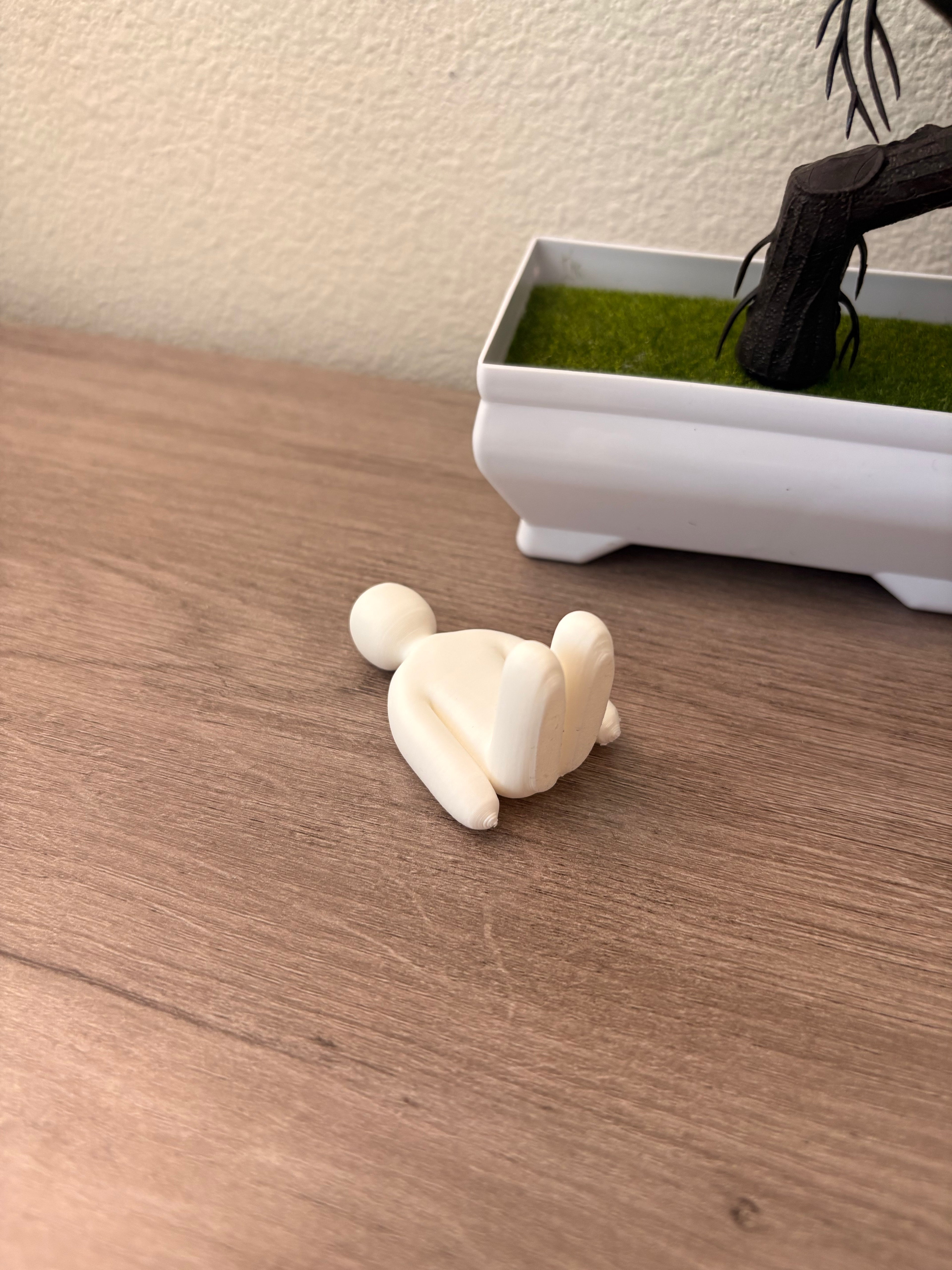 "Sitting" Chameleon Mini-Fig