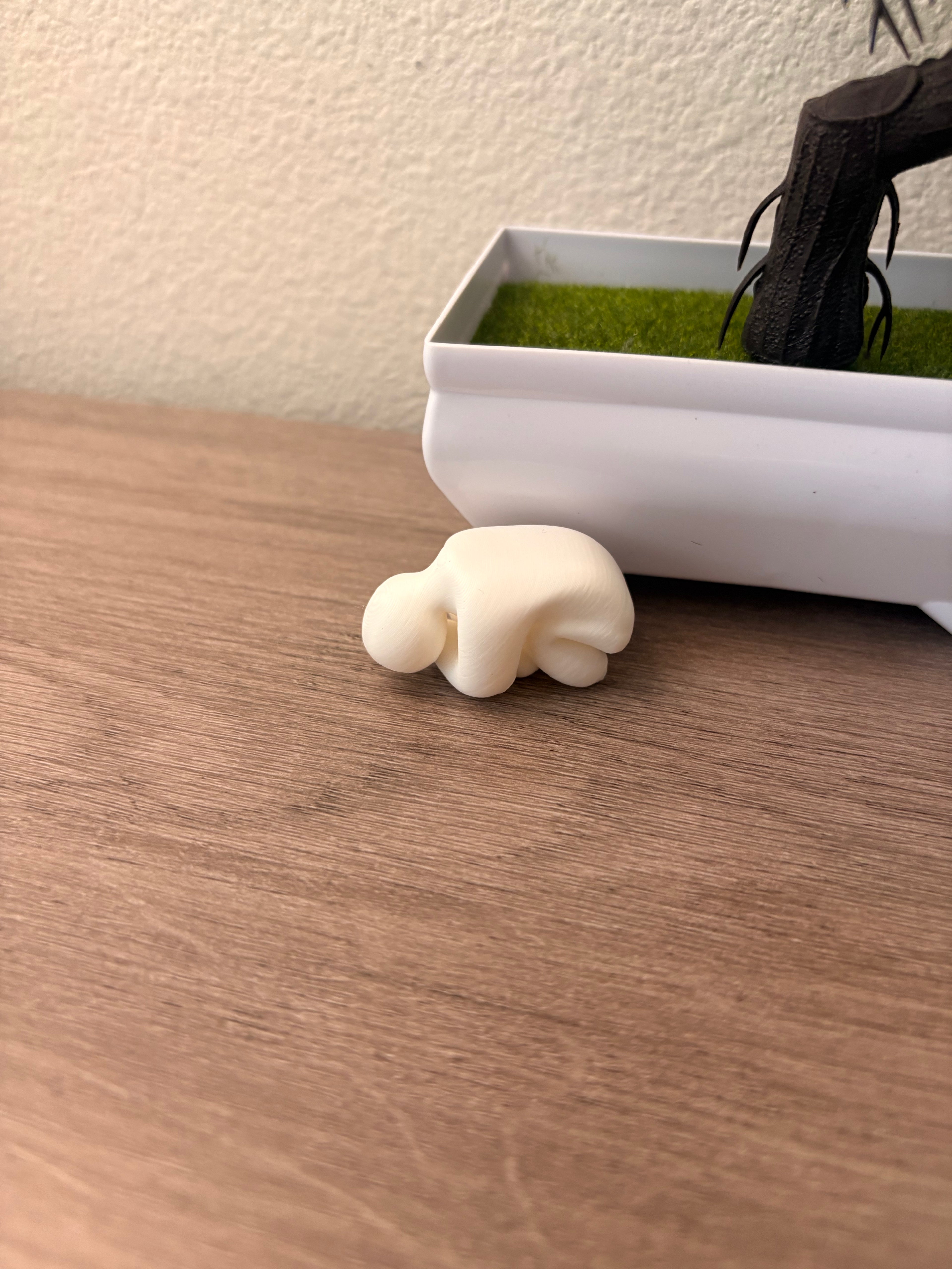 "Tucked-In" Chameleon Mini-Fig